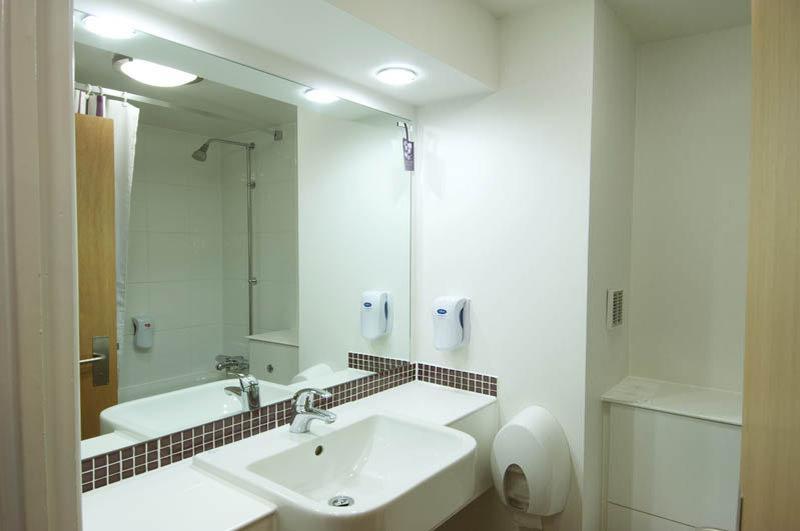 Premier Inn Stroud 斯特劳德 外观 照片