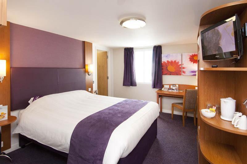 Premier Inn Stroud 斯特劳德 外观 照片